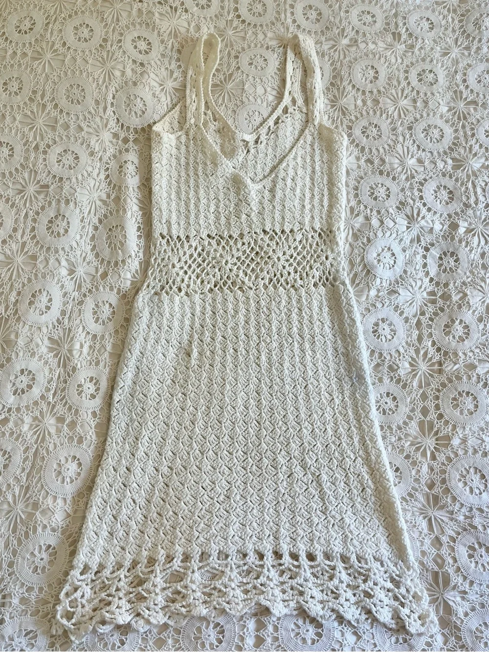 Vintage handmade white crochet sleeveless dress - Picture 3 of 7